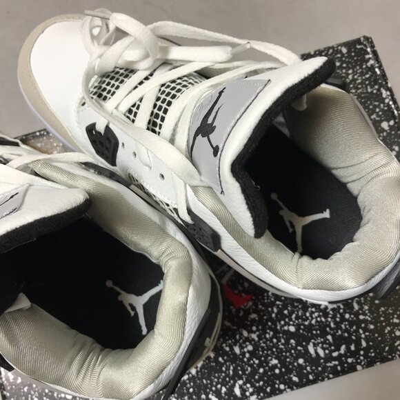 Air Jordan 4  Man\'s size 8   Basketball shoes